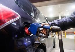 Bajó la nafta súper y premium: estos son los nuevos precios de YPF