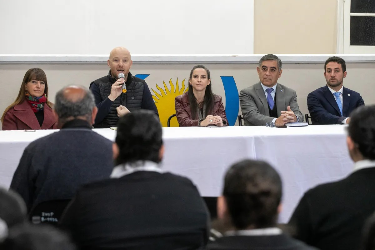 Gobernadores se reúnen para reflotar la obra pública en medio del derrumbe de la coparticipación