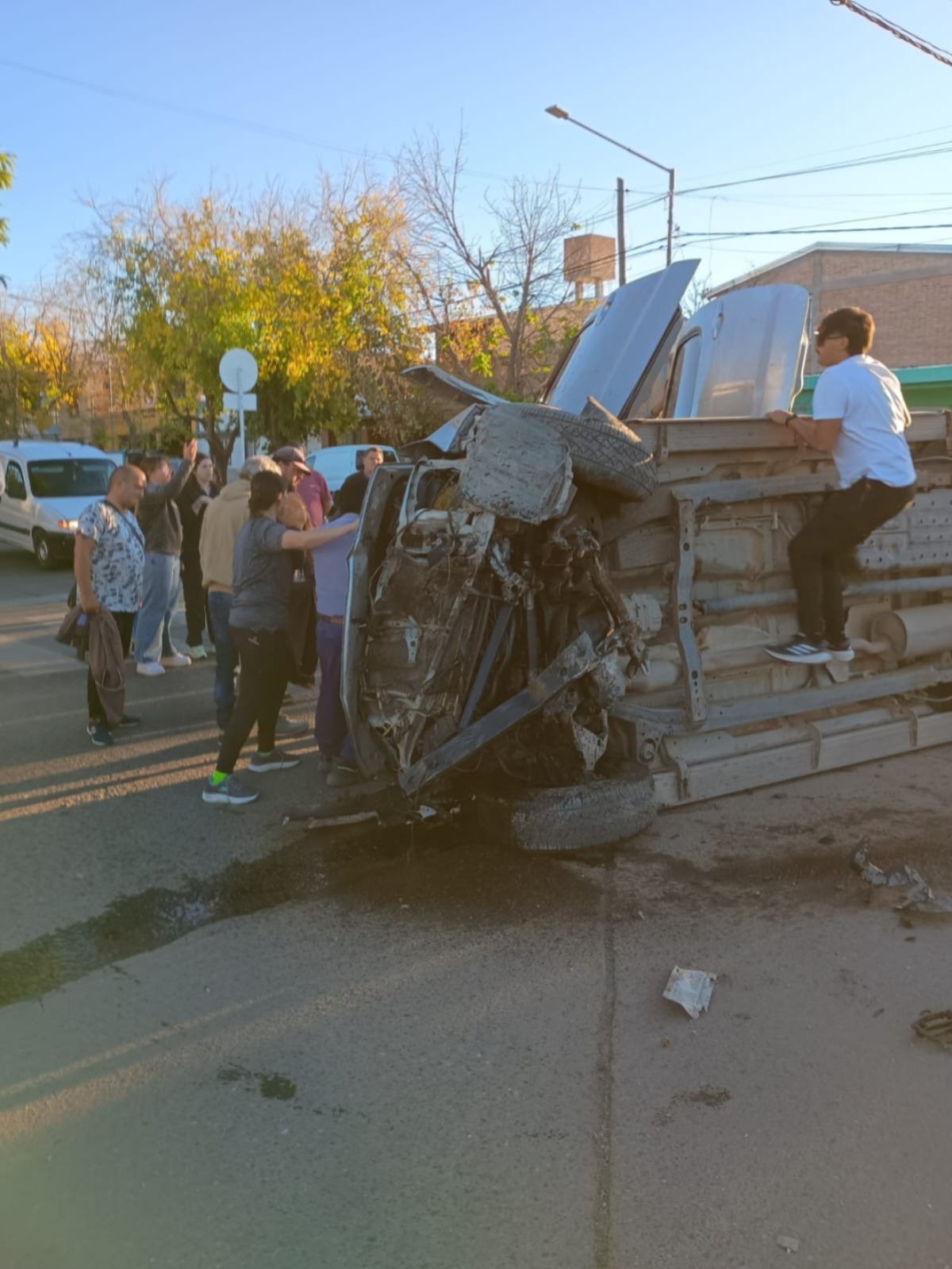 Policiales: Choque y Vuelco en la Rotonda de Moreno 