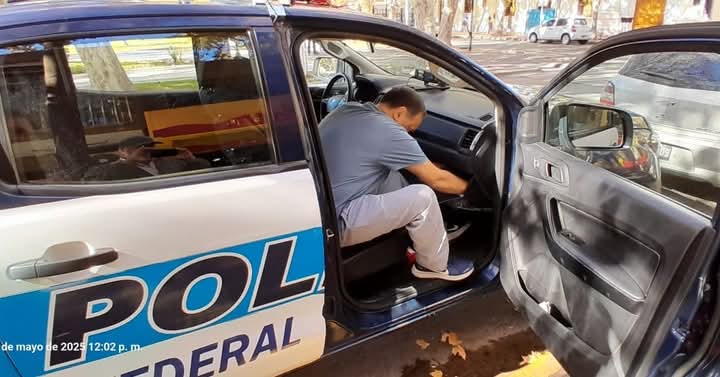 COMUNICAR PARA CUIDAR: EL RADIO CLUB SAN RAFAEL CHEQUEA EQUIPOS DE LA POLICÍA FEDERAL