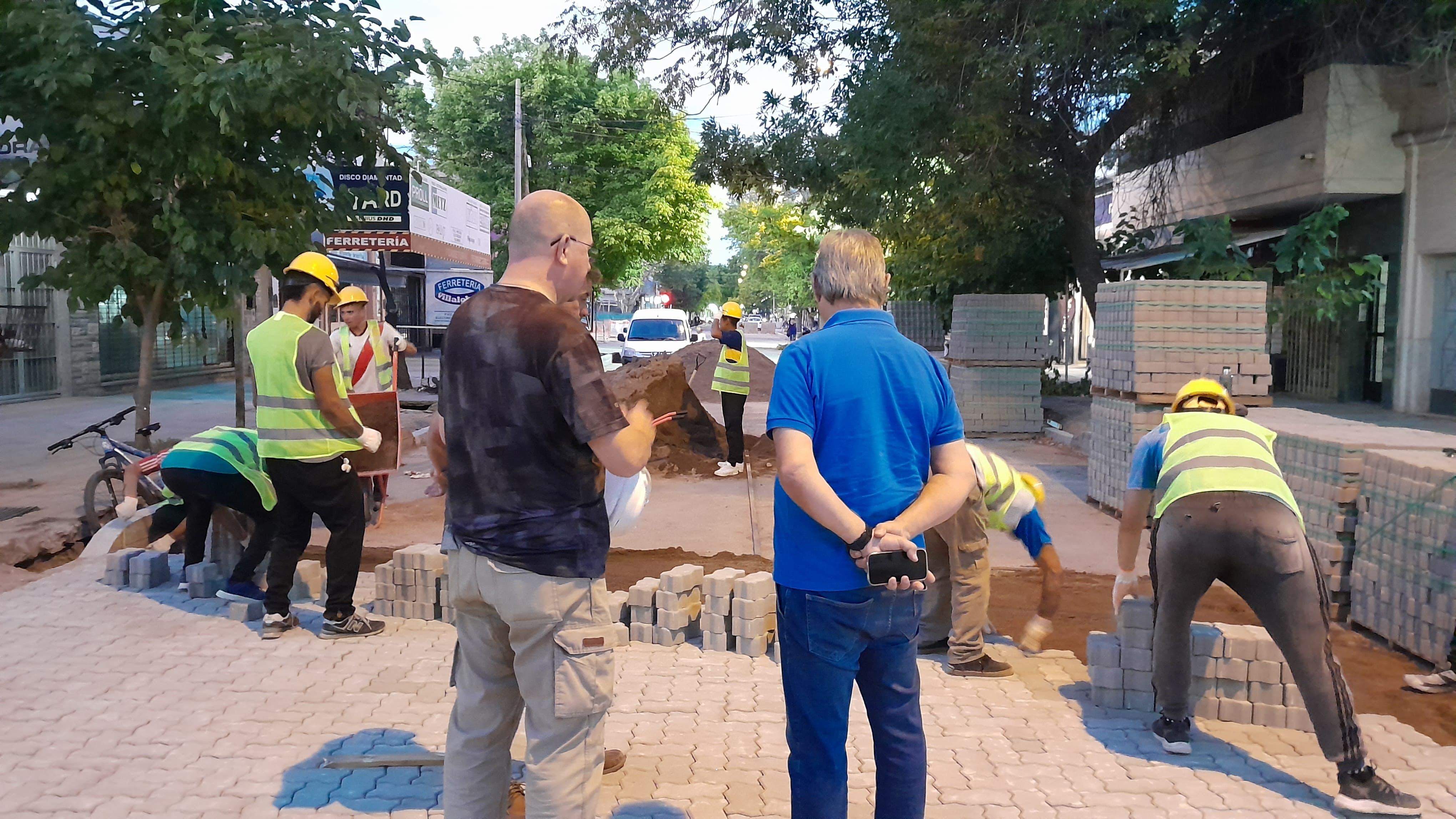 OMAR FÉLIX RECORRIÓ LAS OBRAS EN CALLES ALEDAÑAS A LA EX TERMINAL