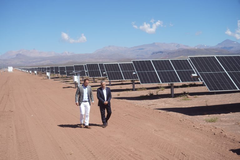 Inauguraron un parque solar en Malargüe que permitirá ampliar la generación de energía limpia